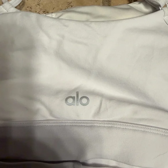 Alo Yoga Airwrap Enzo sports bra. Size Large - Picture 3 of 4